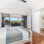 5 Star Avalon Luxury Home Kingfisher Bay 8 Guest