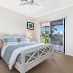 5 Star Avalon Luxury Home Kingfisher Bay 8 Guest