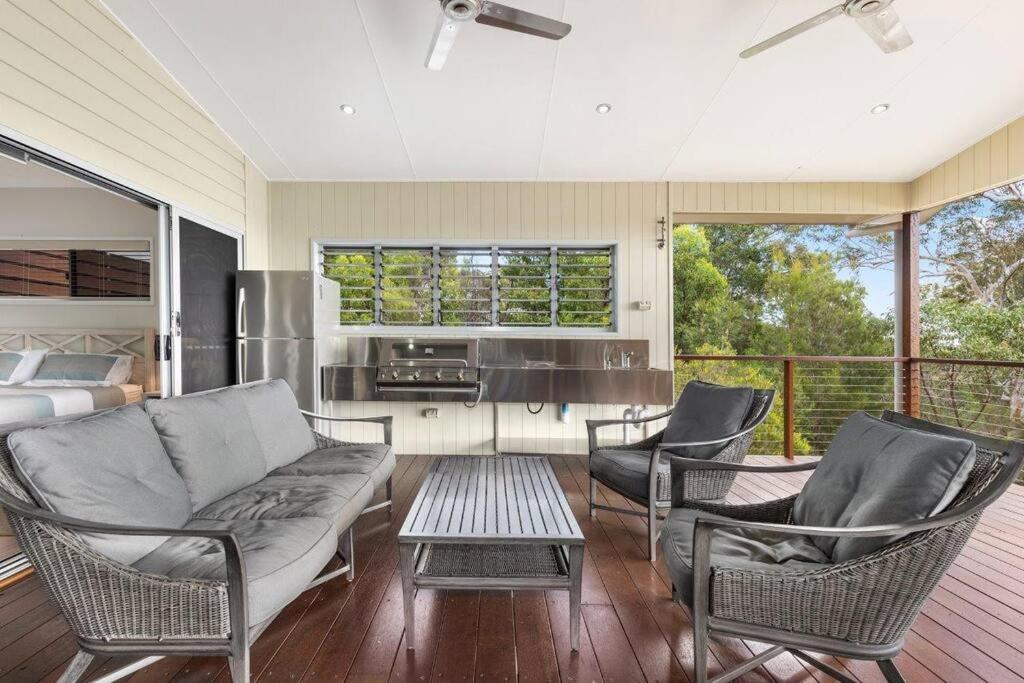5 Star Avalon Luxury Kingfisher Bay 8 Guest Holiday home