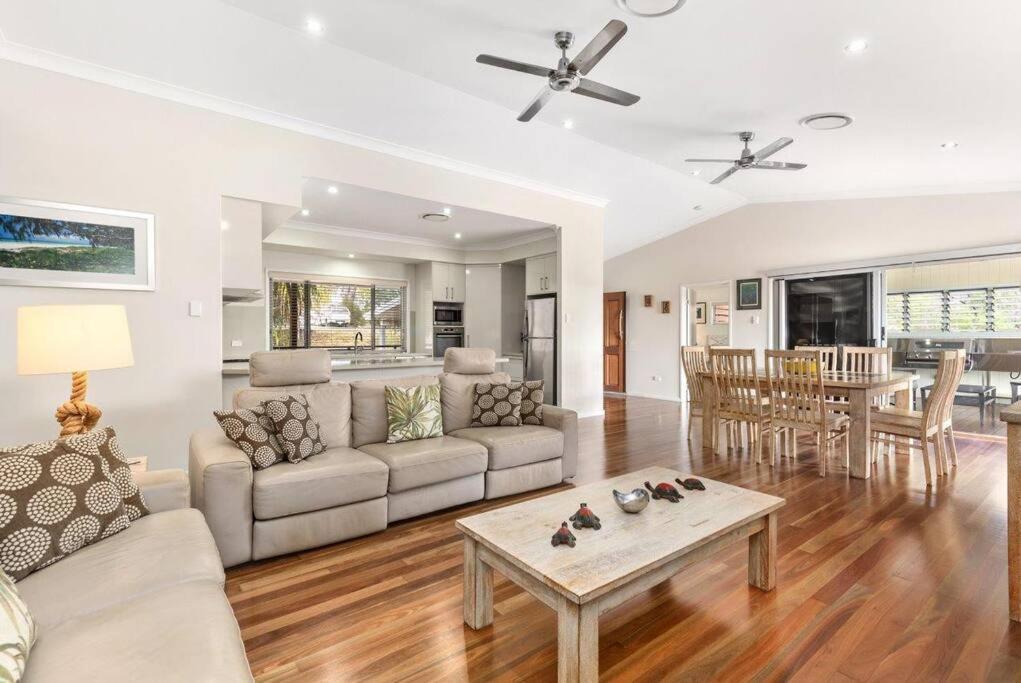 5 Star Avalon Luxury Kingfisher Bay 8 Guest *