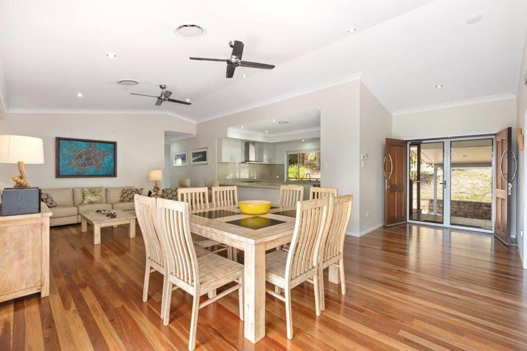 5 Star Avalon Luxury Kingfisher Bay 8 Guest * Fraser Island