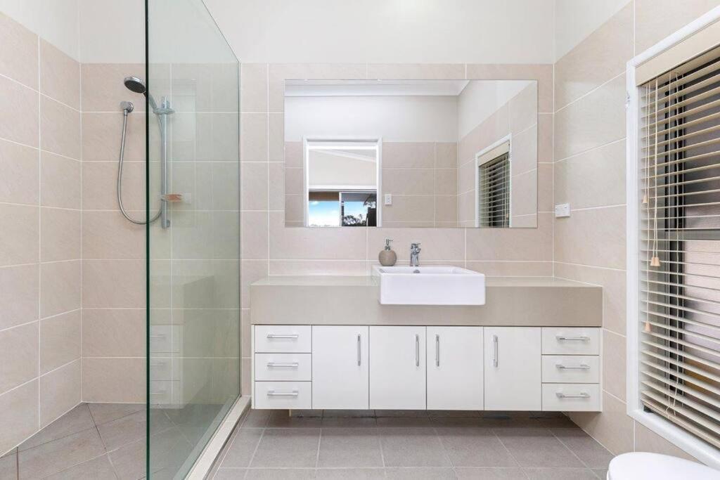 Holiday home 5 Star Avalon Luxury Kingfisher Bay 8 Guest *