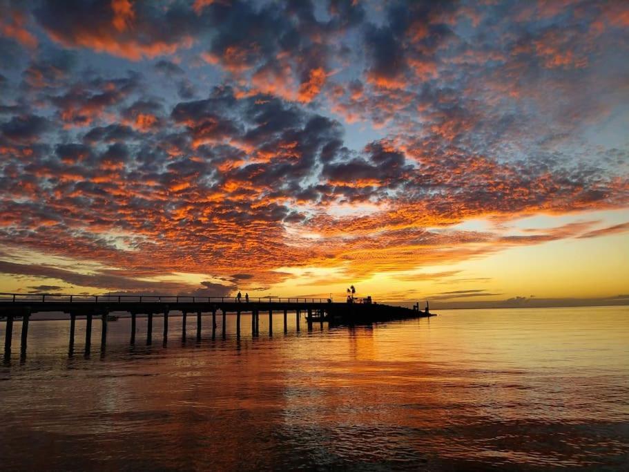 Great Water And Sunset Views Kingfisher Bay
