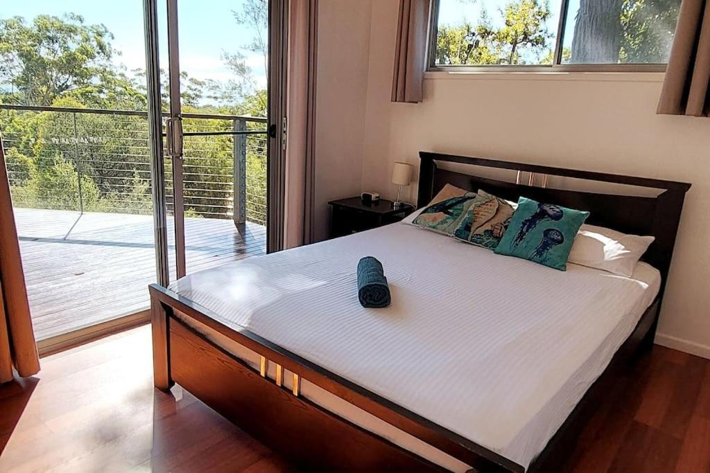 Great Water And Sunset Views Kingfisher Bay Holiday home *