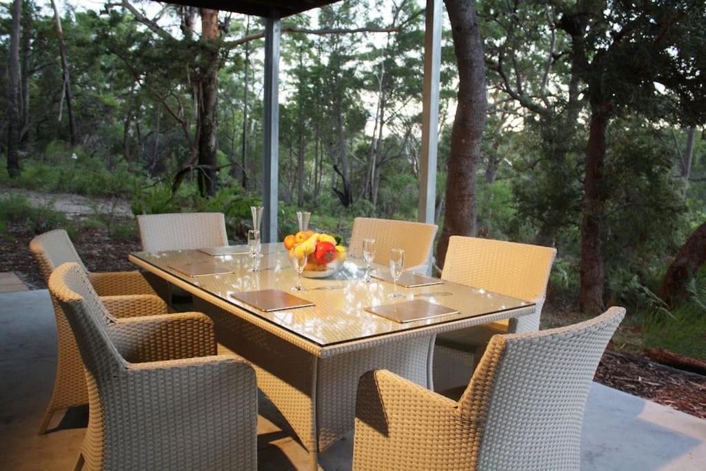 Great Water And Sunset Views Kingfisher Bay Holiday home