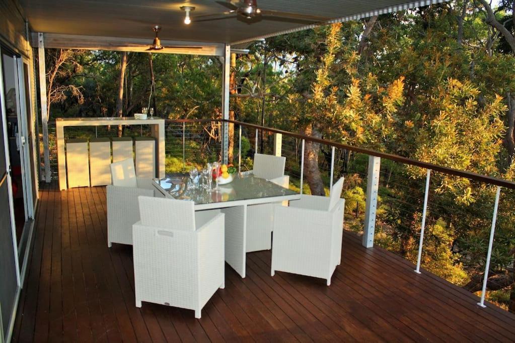 Great Water And Sunset Views Kingfisher Bay Holiday home Fraser Island