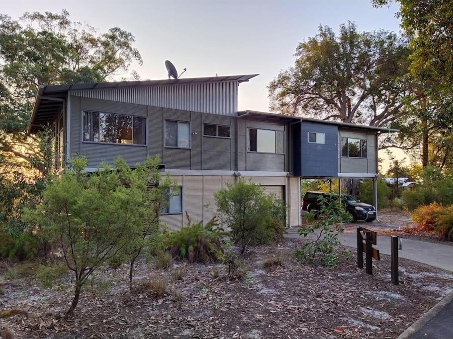 Holiday home Great Water And Sunset Views Kingfisher Bay Fraser Island