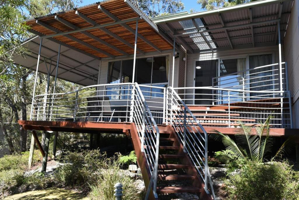 Sundaise Satinay 636 At Kingfisher Bay Villa Fraser Island