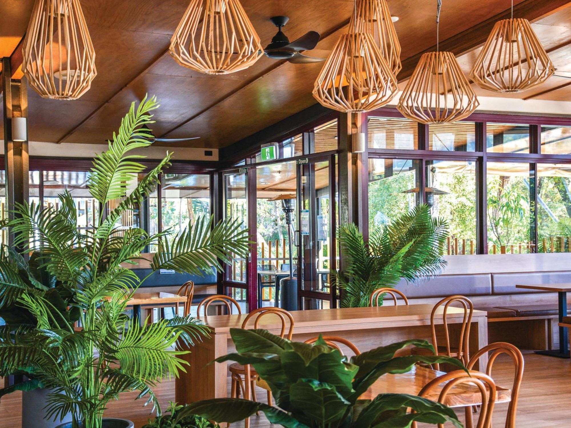 Kingfisher Bay Resort