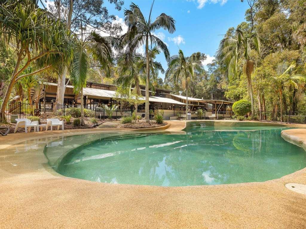 Kingfisher Bay Hotel *