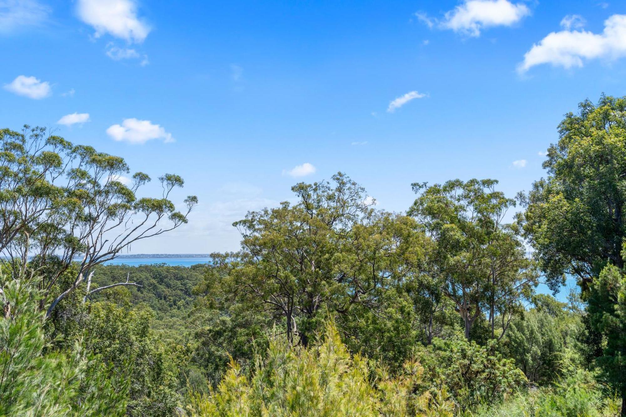 Bushys Hilltop Holiday home