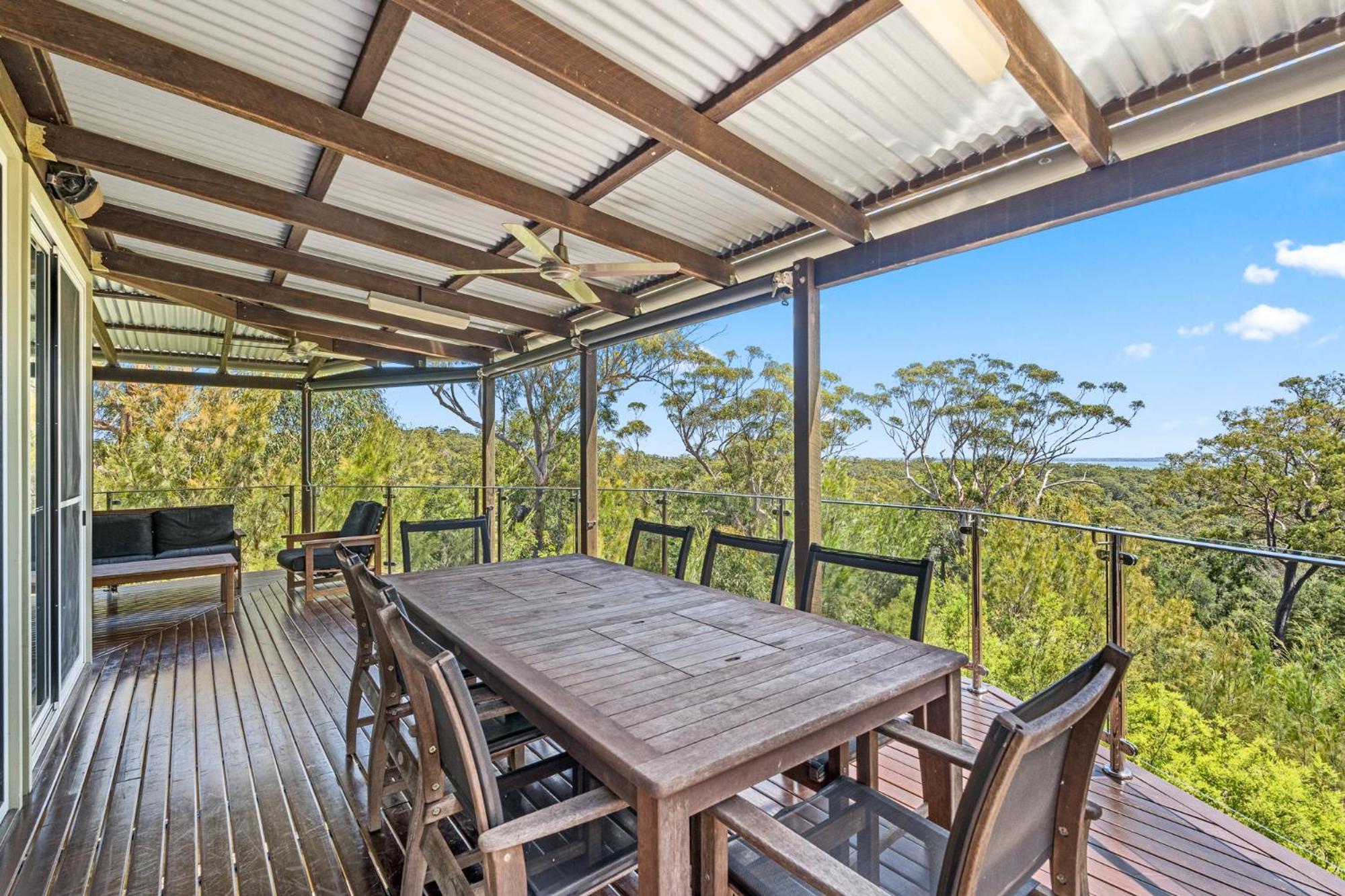 Holiday home Bushys Hilltop