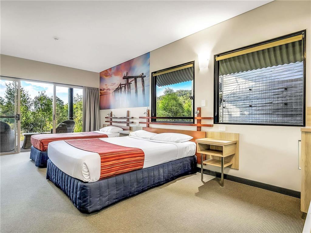 Kingfisher Bay Hotel *